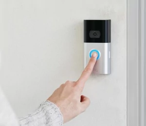 Ring sécurise ses sonnettes et caméras connectées en chiffrant la vidéo de bout en bout